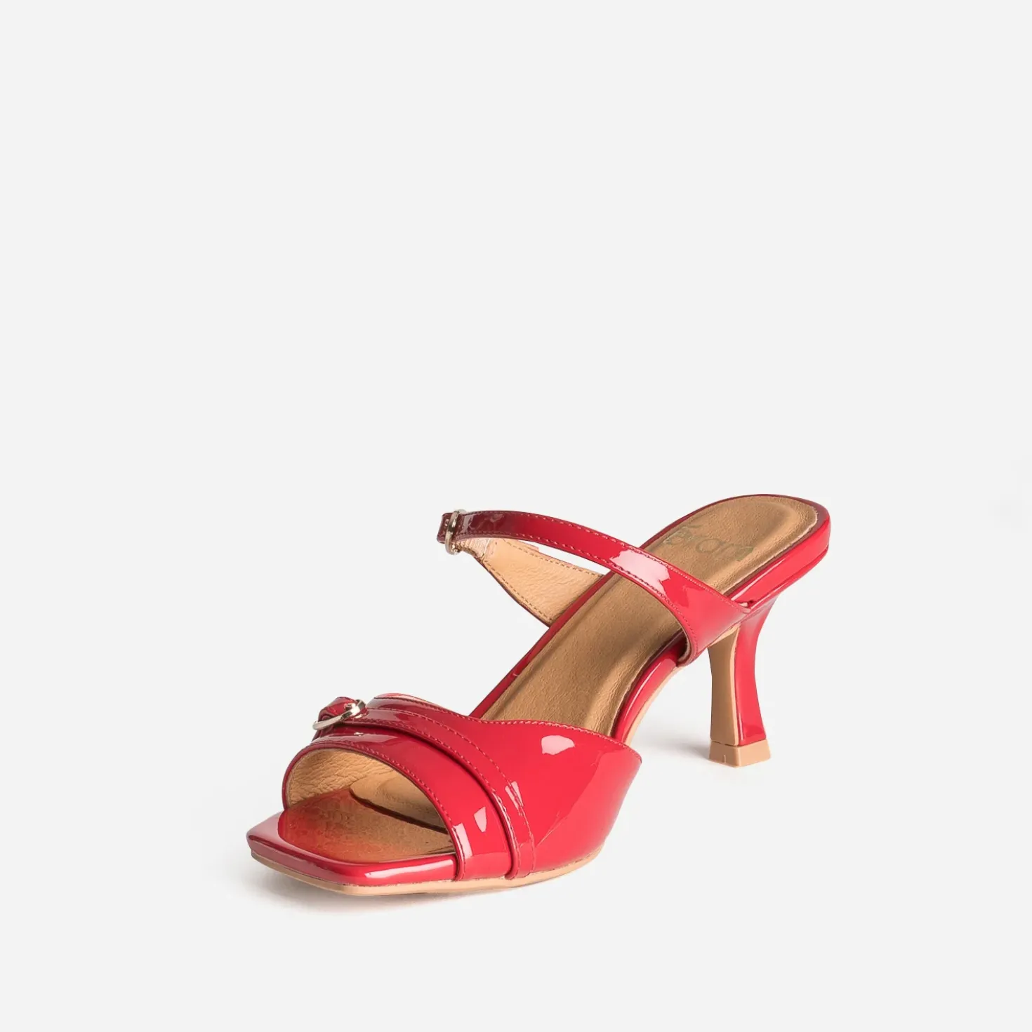 Mule rouge verni kitten-heel