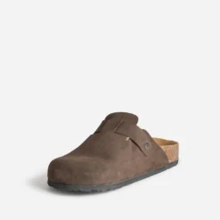 Mule-sabot anatomique marron cuir velours