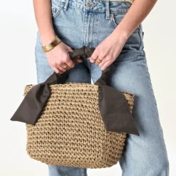Panier beige foncé tressé à anses marron