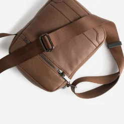 Pochette marron zippée