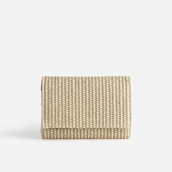 Portefeuille beige tressé