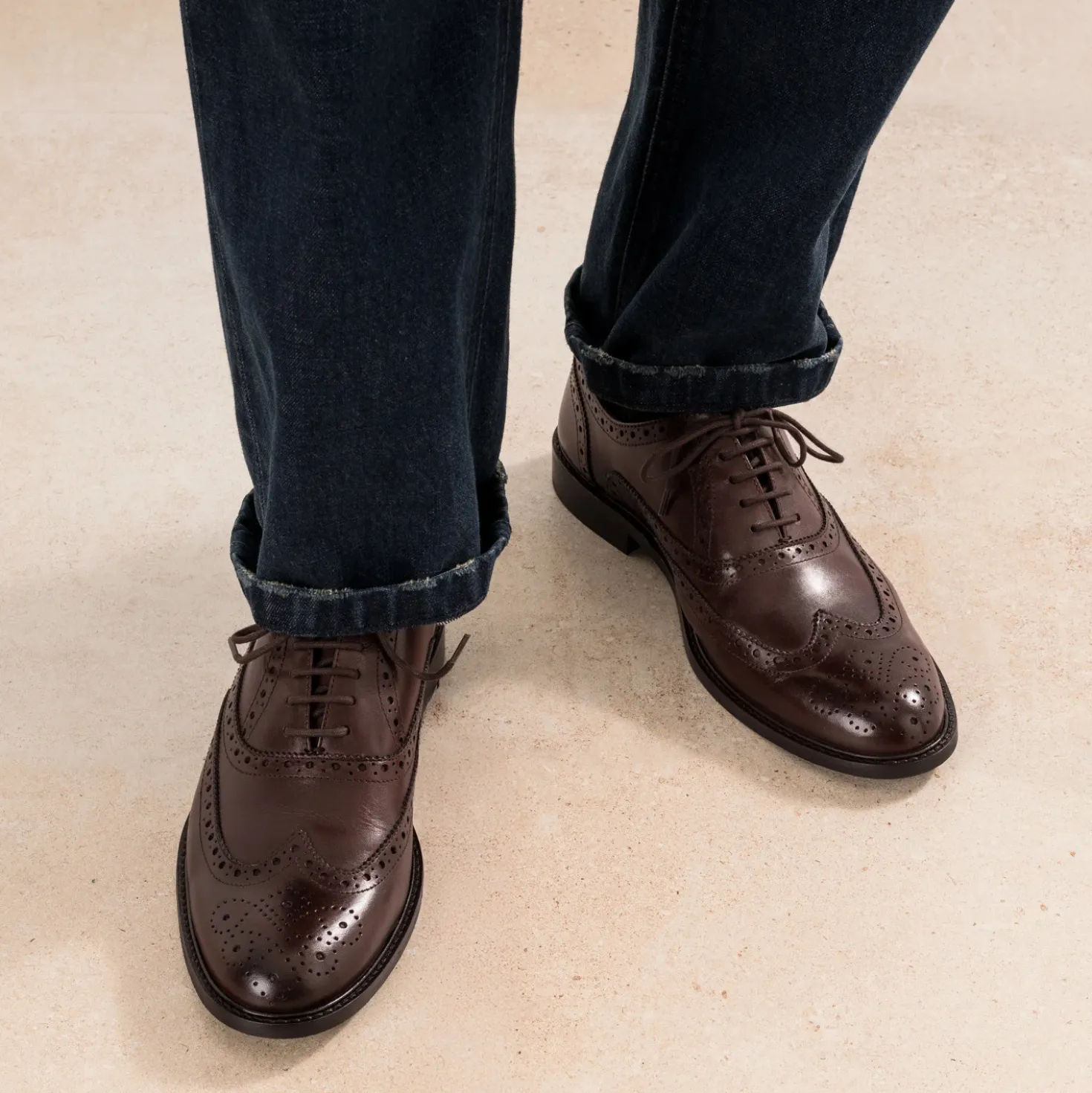 Richelieu marron cuir bout fleuri