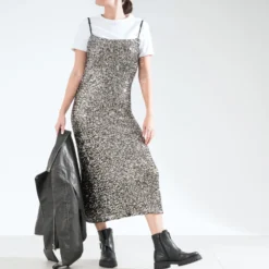 Robe longue TEXTO noire sequins argentés