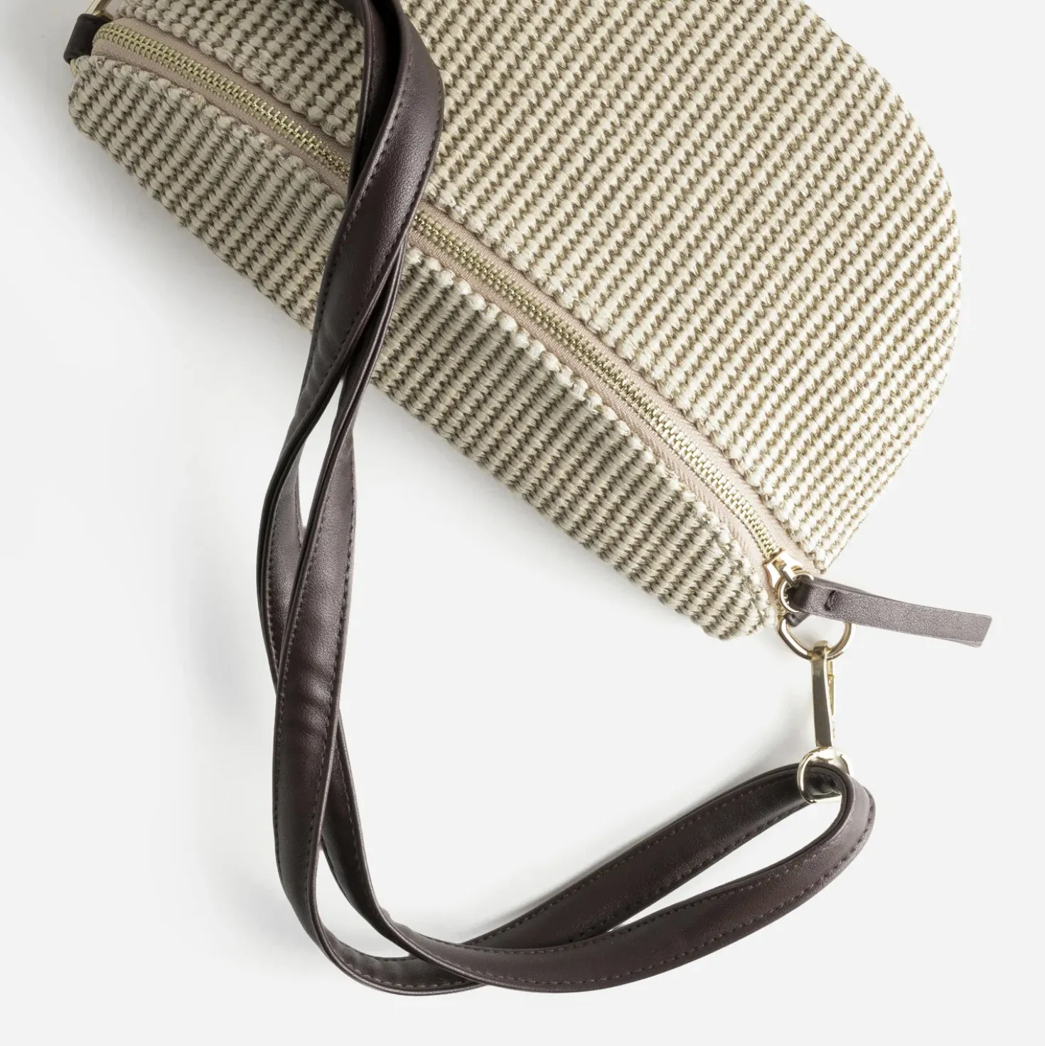 Sac-banane beige tressé et chocolat