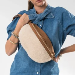 Sac-banane écru sherpa et camel