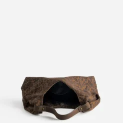 Sac Hobo marron suédé motif léopard