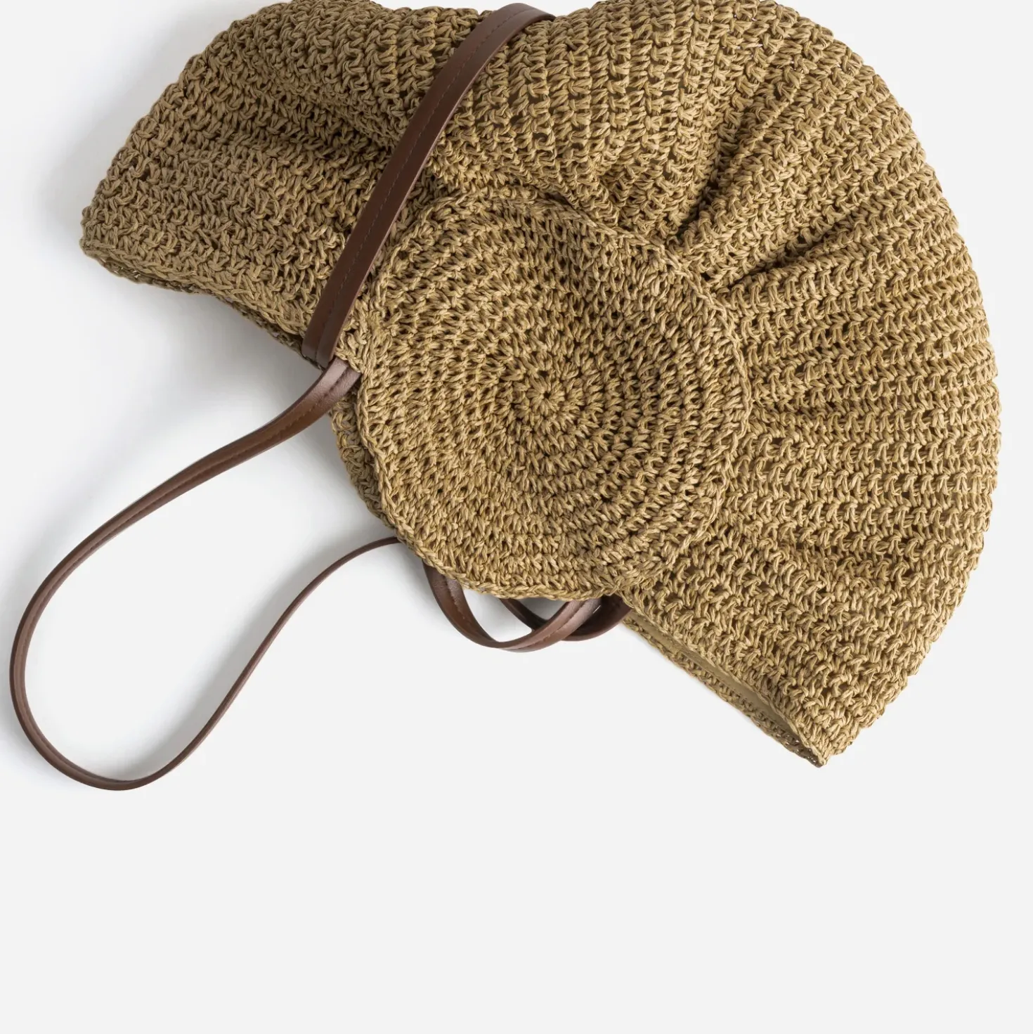 Sac à main beige tressé