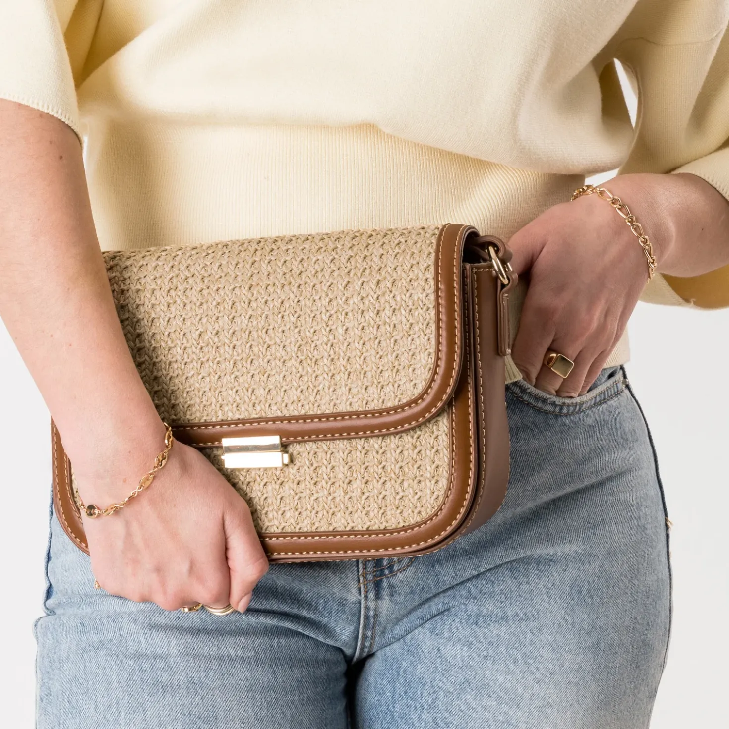 Sac à main beige tressé bordures cognac