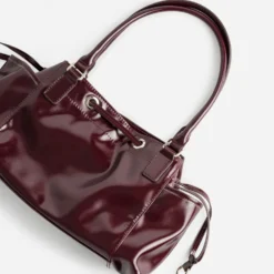 Sac à main bordeaux multipoches
