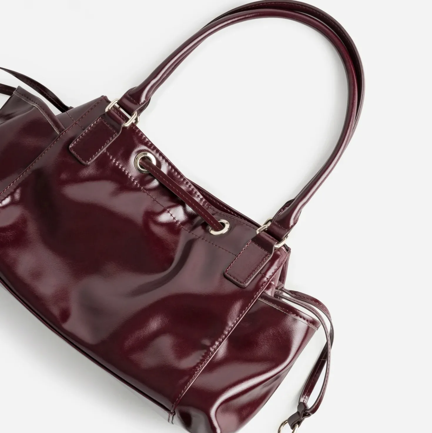 Sac à main bordeaux multipoches