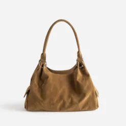 Sac à main camel suédé décor clous