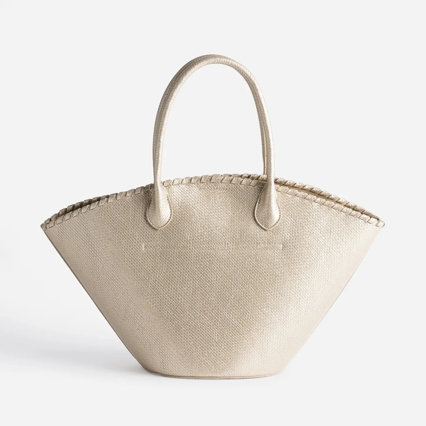 Sac à main doré ajouré