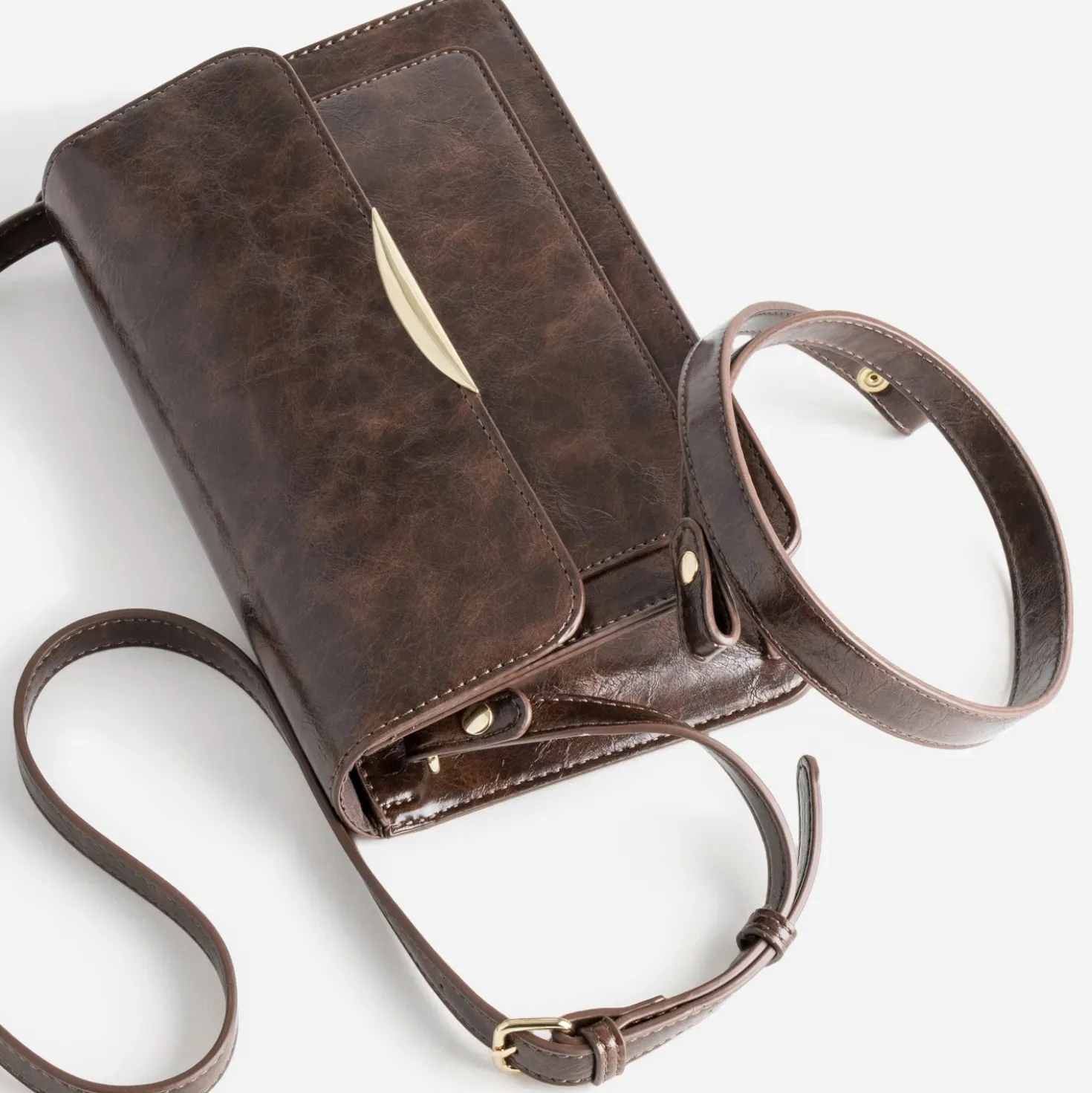 Sac à main marron avec deux bandoulières