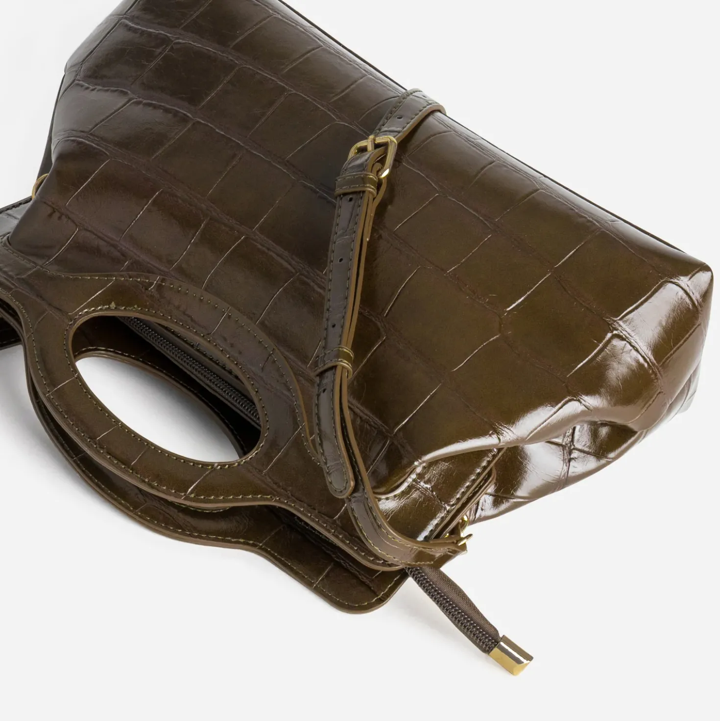 Sac à main marron embossé effet croco