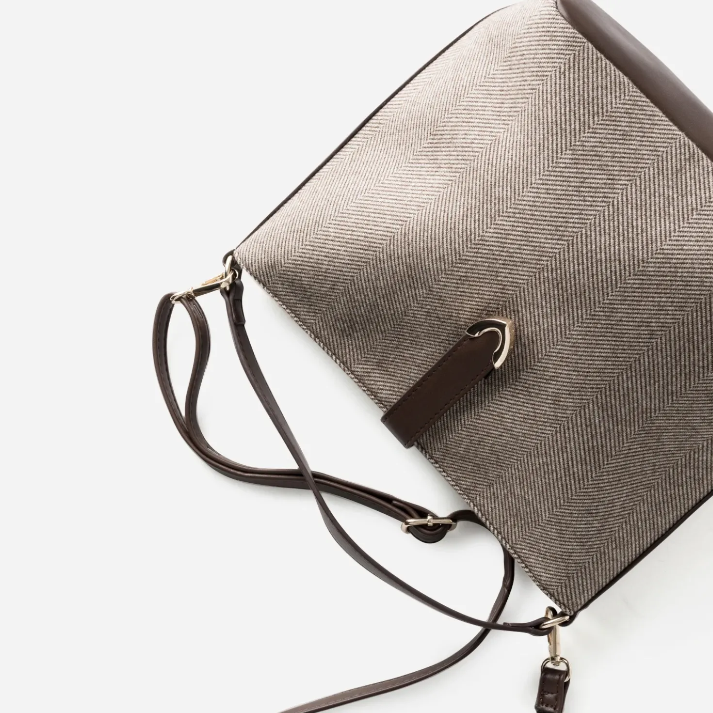 Sac à main marron motif chevrons