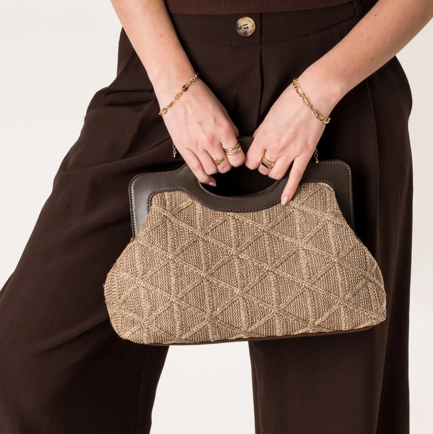 Sac à main marron tressé