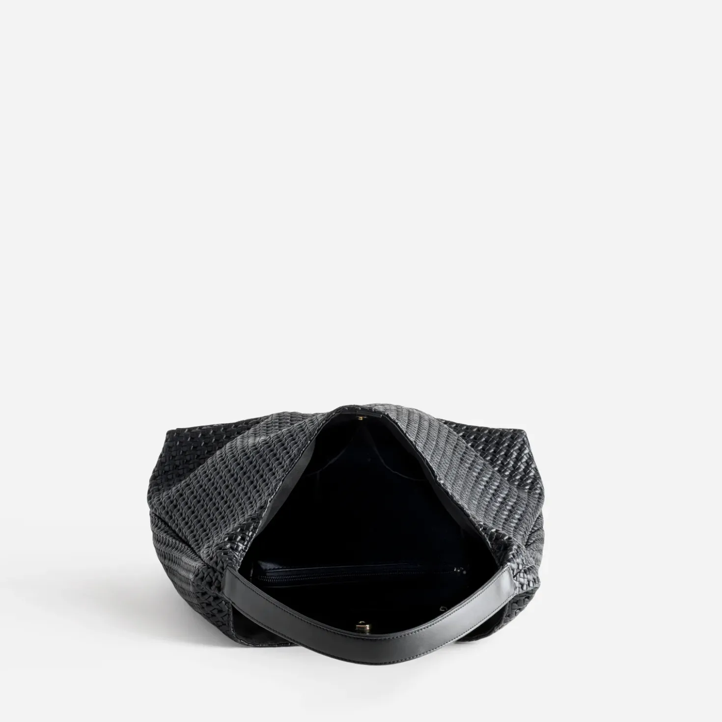 Sac à main noir effet tressé