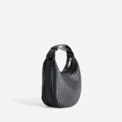 Sac à main noir effet tressé
