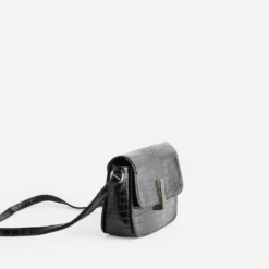 Sac à main noir embossage effet croco