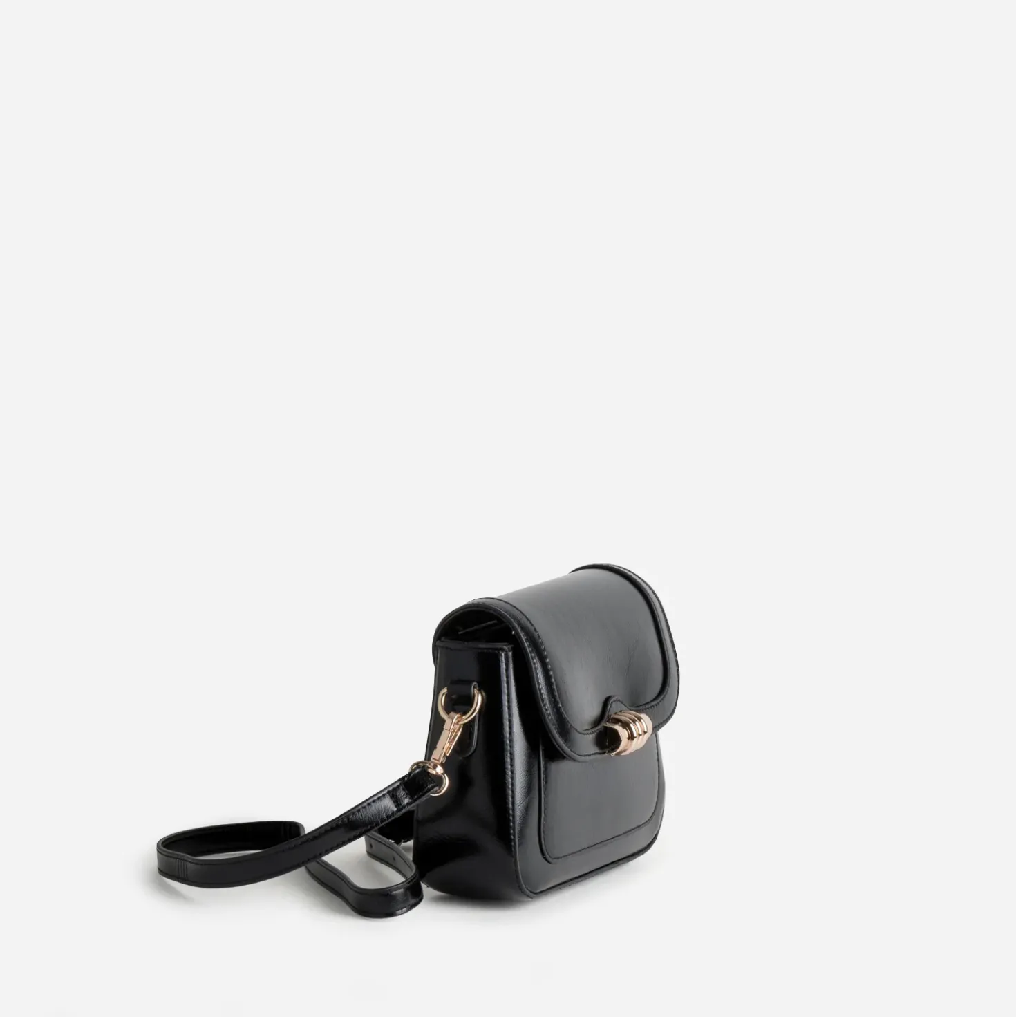 Sac à main noir fermoir doré