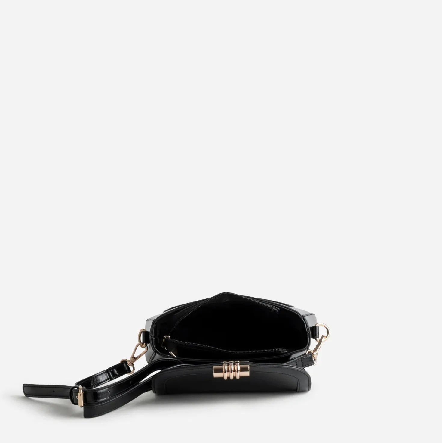 Sac à main noir fermoir doré