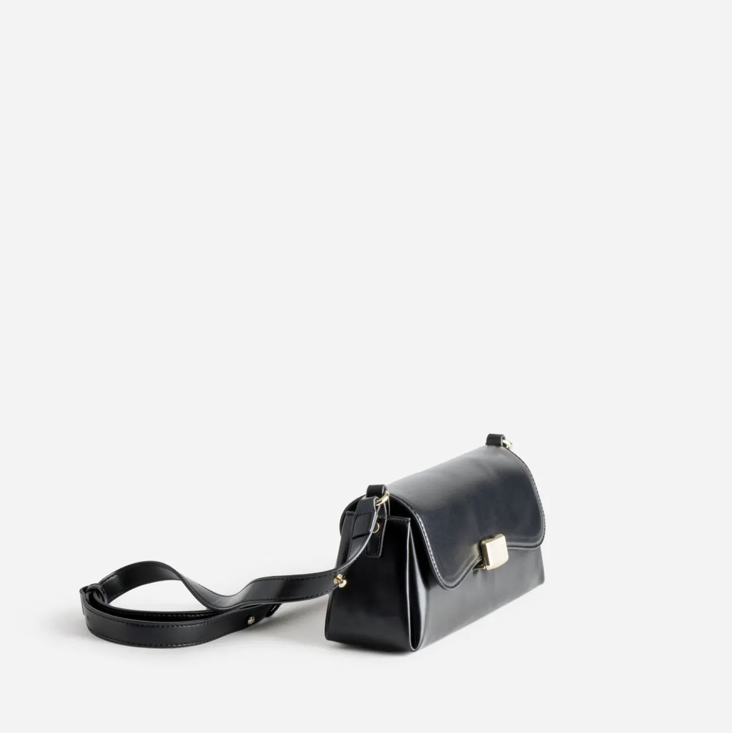Sac à main noir fermoir fantaisie