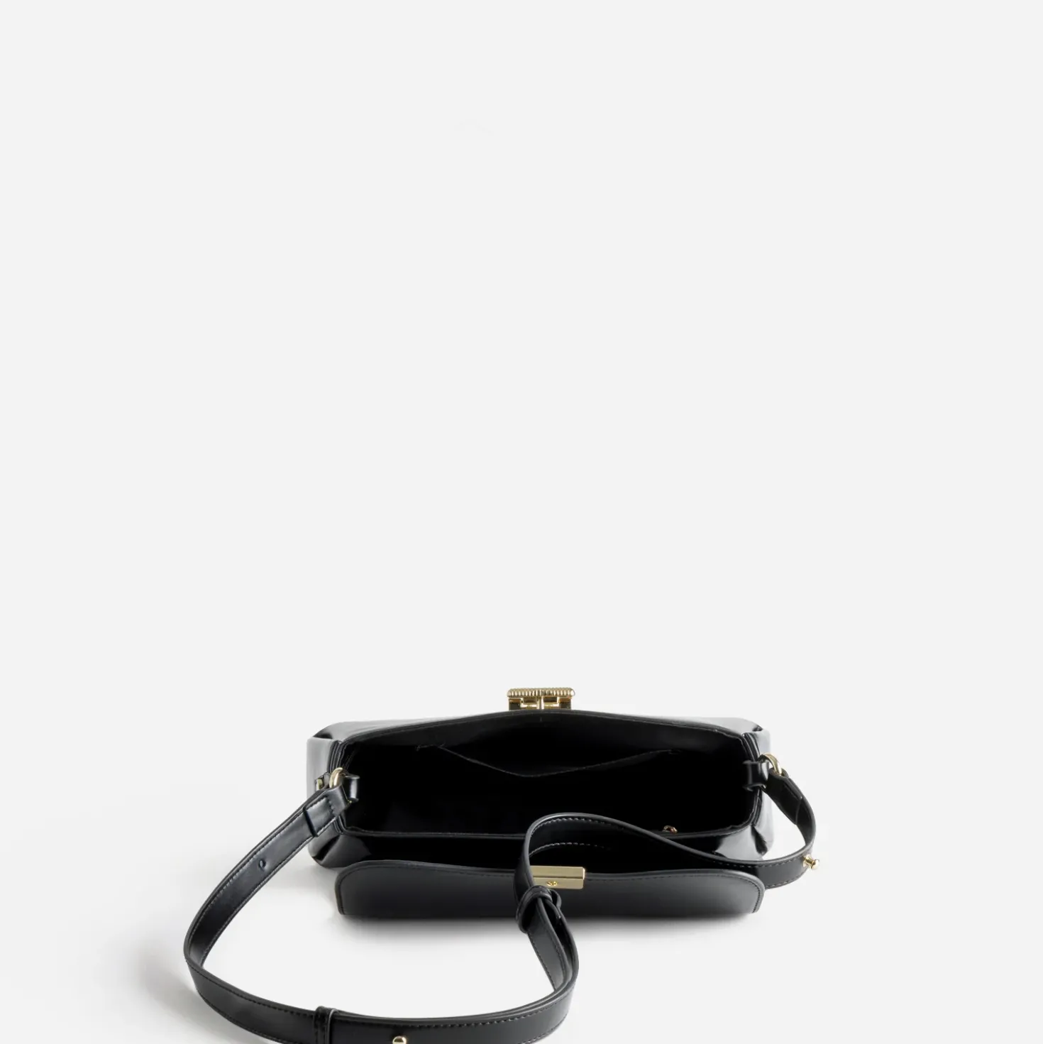 Sac à main noir fermoir fantaisie