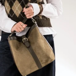 Sac à main taupe suédé et marron
