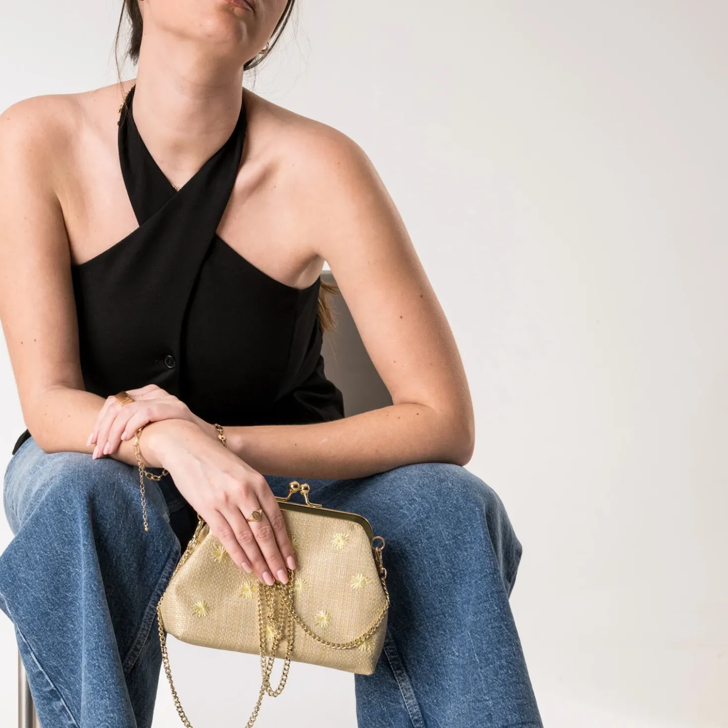 Sac pochette beige brodée fleurs