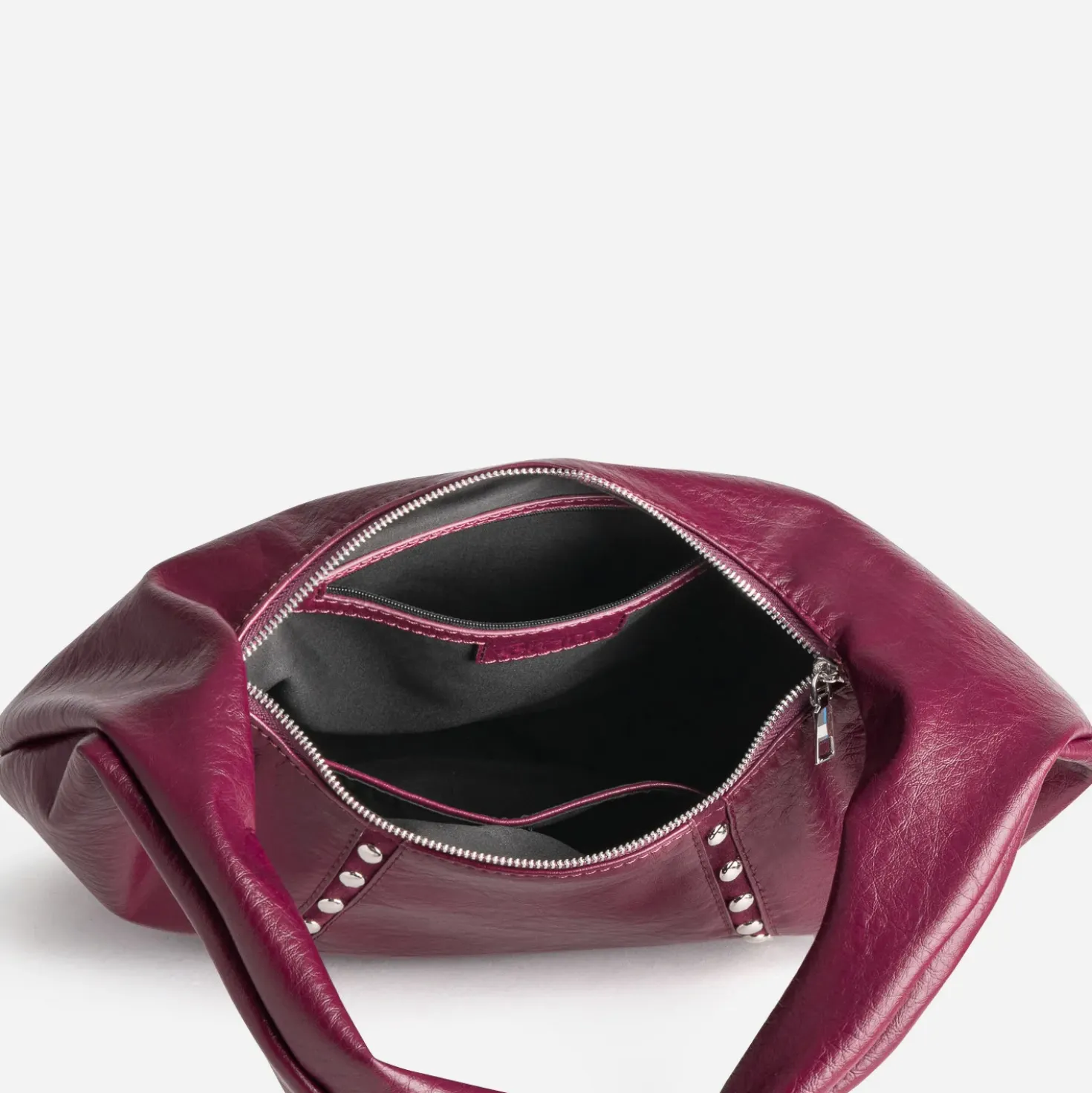 Sac rouge décor clous