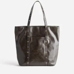 Sac tote-bag marron décors œillets et clous