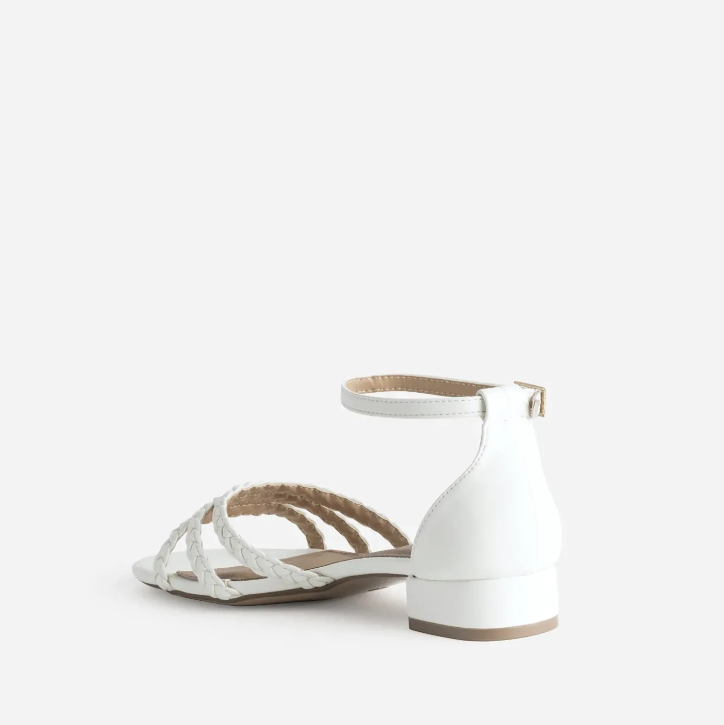 Sandale blanche brides tressées