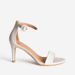 Sandale blanche à talon fin