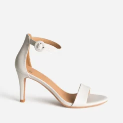 Sandale blanche à talon fin