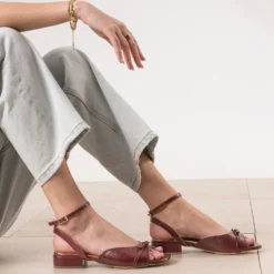 Sandale bordeaux cuir