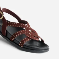 Sandale bordeaux cuir velours clouté