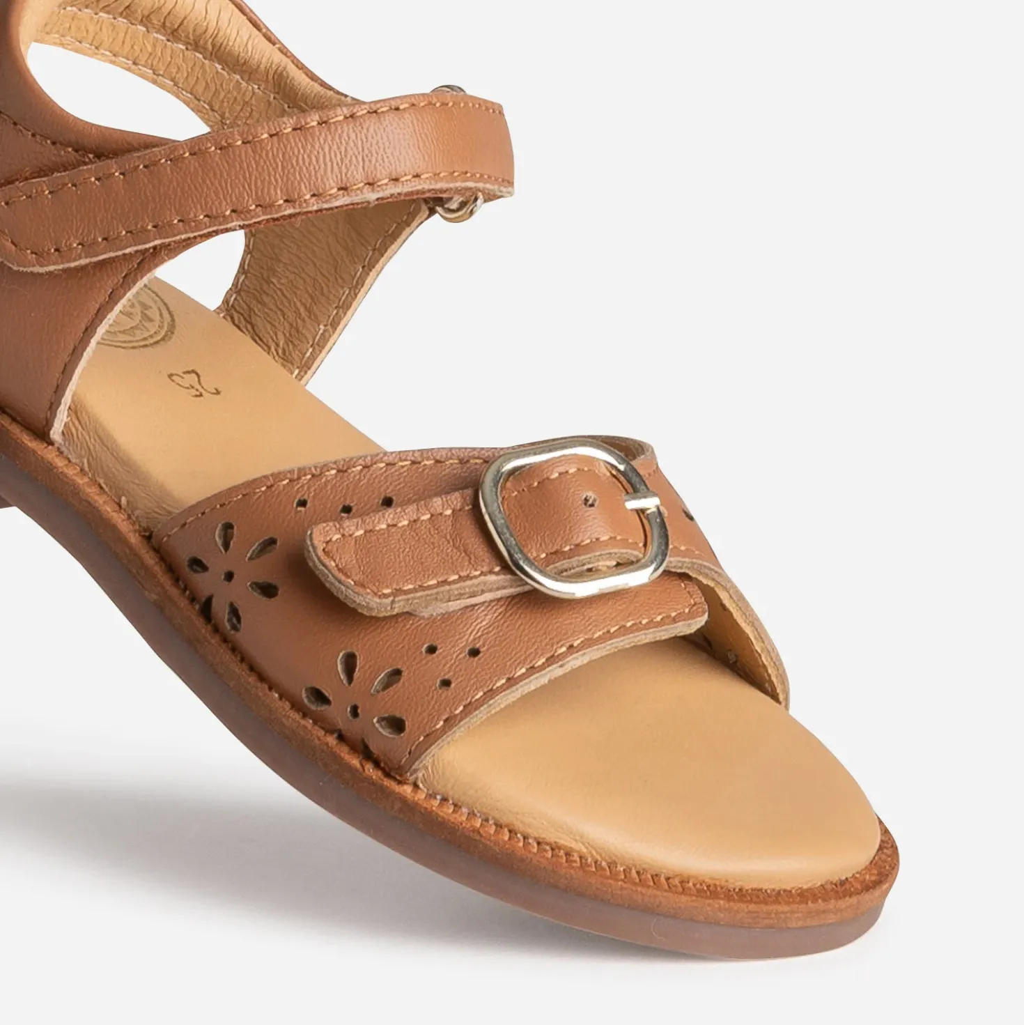 Sandale BUGGY marron cuir ajouré