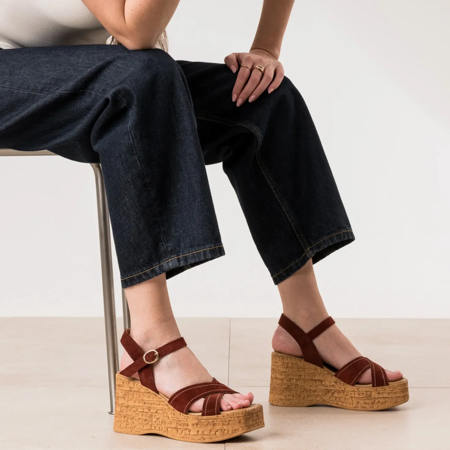 Sandale compensée bordeaux cuir velours