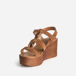Sandale compensée camel cuir velours décor bijou