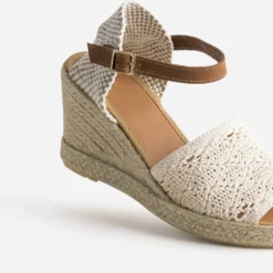 Sandale compensée écrue façon macramé