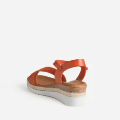 Sandale compensée orange cuir et tressage