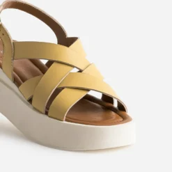 Sandale compensée TEXTO banana cream en cuir