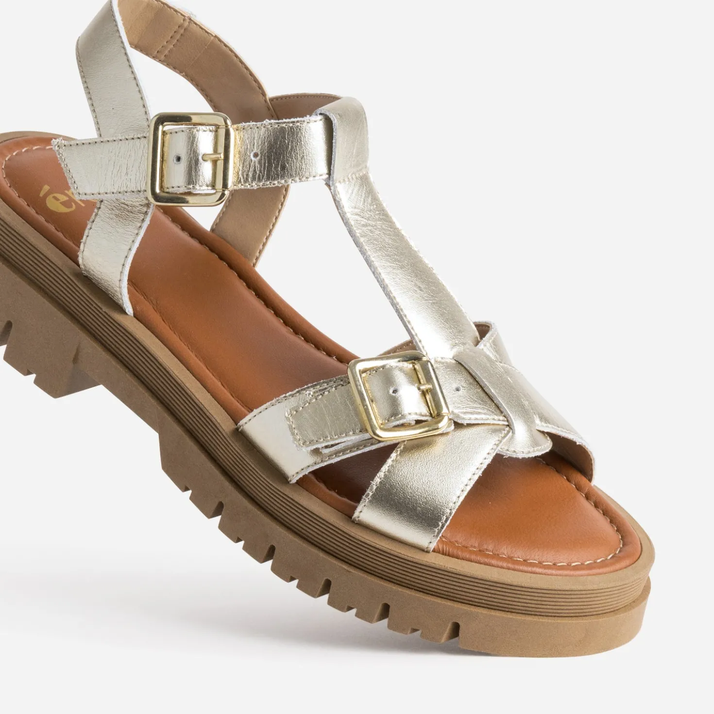 Sandale dorée cuir semelle crantée