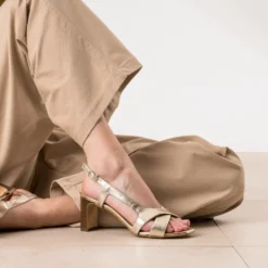 Sandale dorée cuir à talon