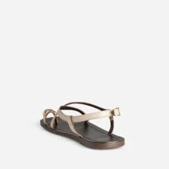 Sandale en cuir écru