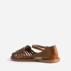Sandale fermée cognac en cuir tressé