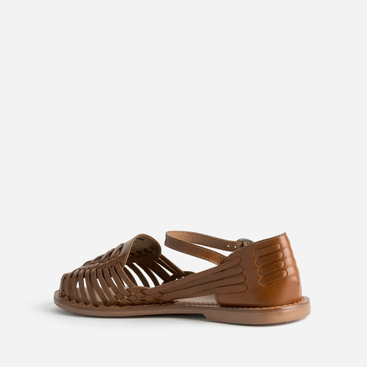 Sandale fermée cognac en cuir tressé