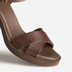 Sandale marron cuir