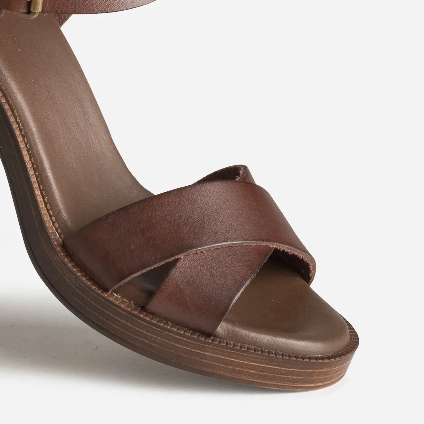 Sandale marron cuir