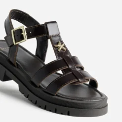 Sandale marron cuir décor étoile semelle crantée